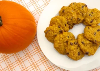 Cookies de Abóbora com Caramelo Crumbl