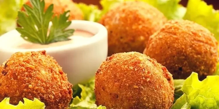 Bolinhos de Panqueca com calabresa